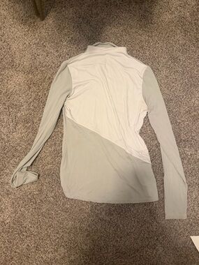 Armateq mock neck size small